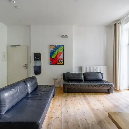 Mooeve Flatboxi Apartment