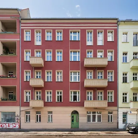 Mooeve Friedrichs Big Apartment Berlin
