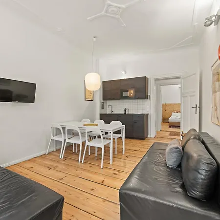 Mooeve Friedrichs Big Apartment *