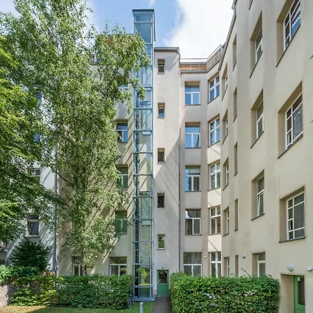 Mooeve Friedrichs Big * Berlin