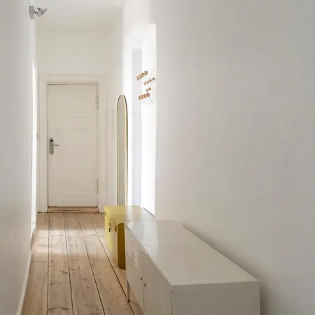 Mooeve Friedrichs Big Apartment Berlin