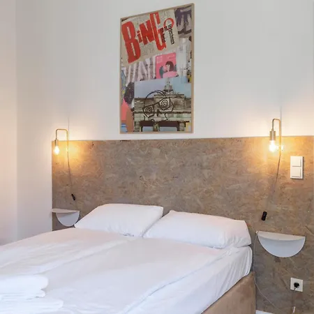 Mooeve Flatboxi * Berlin