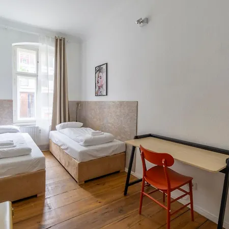 Mooeve Flatboxi Apartment